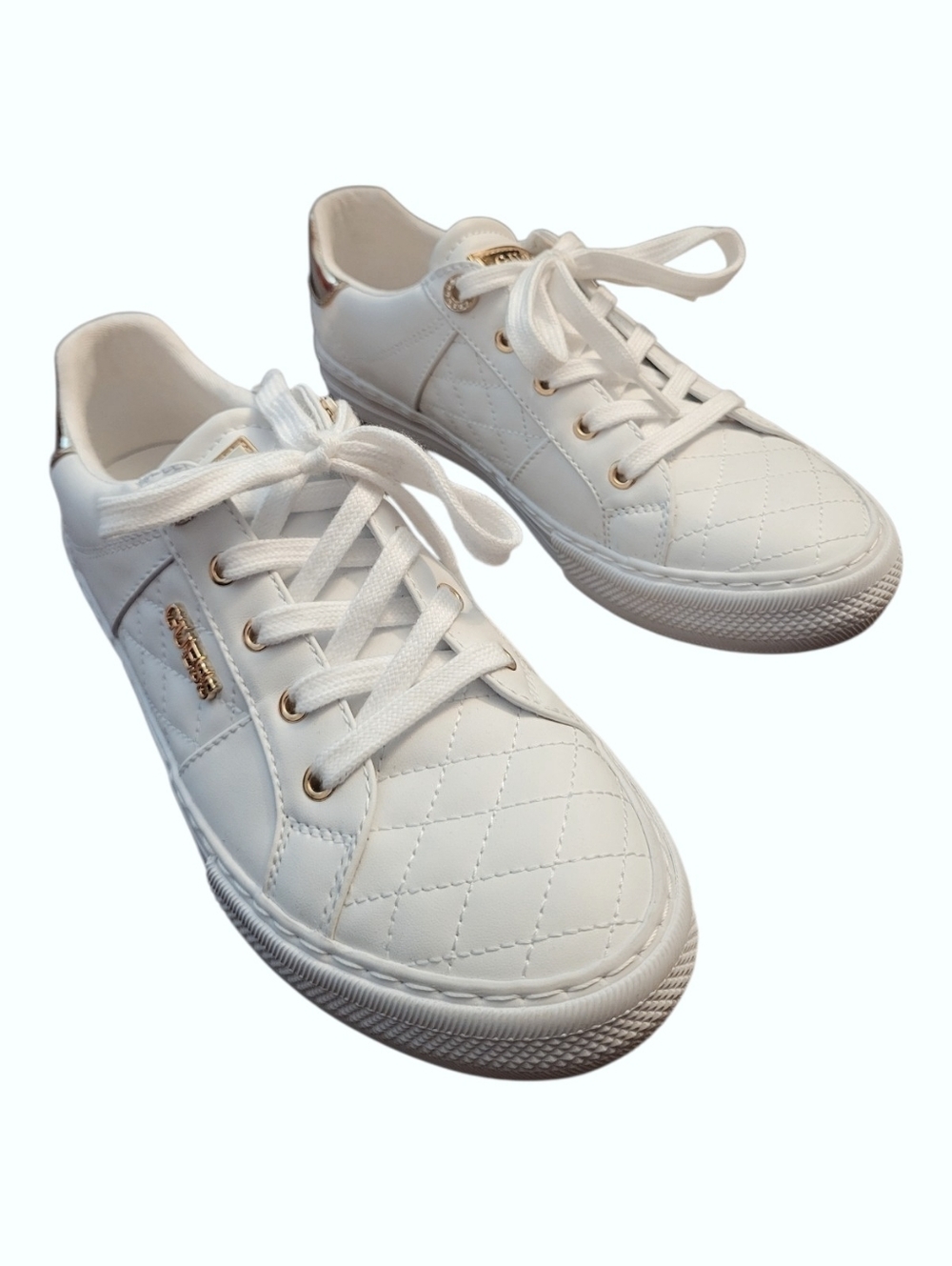 Guess Women's White Loven Quilted Sneakers with Gold Accents - Size 8.5M - Picture 2 of 10